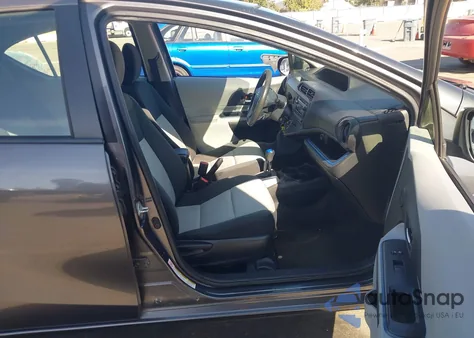 2013 Toyota Prius C Two from USA, damaged, VIN JTDKDTB38D1048822